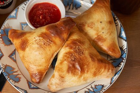 Самса с мясом халяль