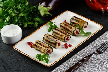 Рулетики из баклажанов