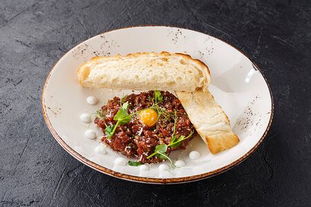 Тартар из деликатесной говядины