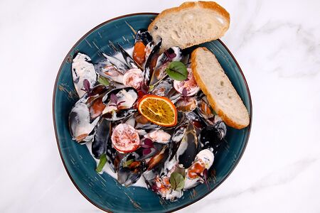 Черноморские мидии в пряных травах