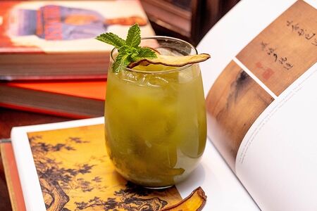 Большой грушевый лимонад с чаем матча