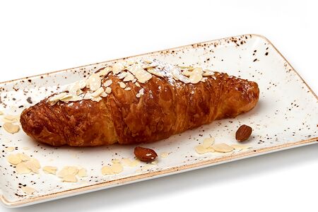 Круассан с миндалём