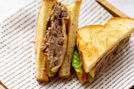 Сэндвич с рваным мясом