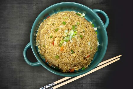 Рис, жаренный с филе курицы