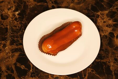 Эклер Карамельный