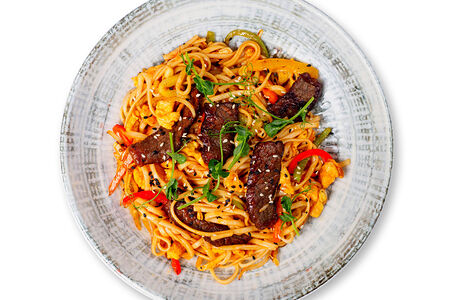 Лапша удон с говядиной в перечном соусе