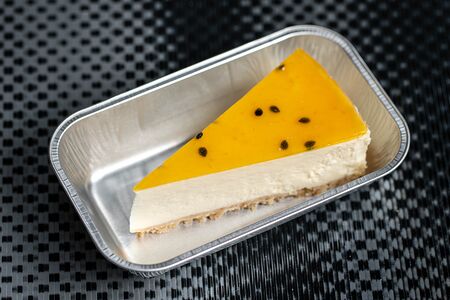 Чизкейк Манго-маракуйя