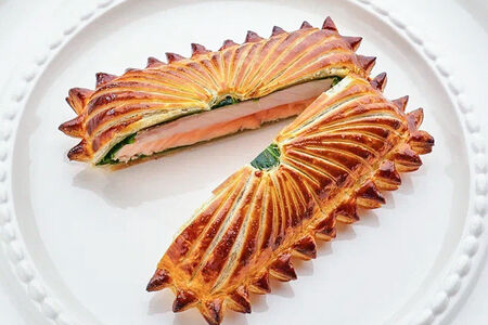 Пирог с сибасом и лососем