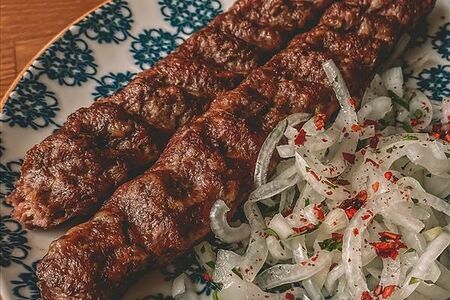 Люля-кебаб из говядины с тимьяном и розмарином