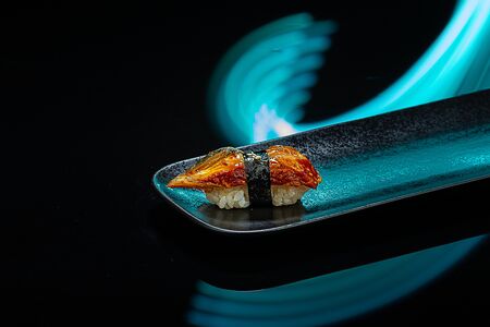 Суши с угрем