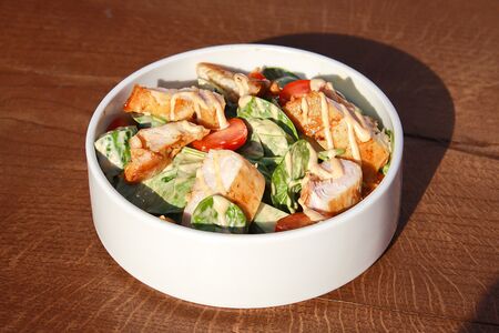 Салат с курицей