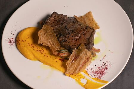 Телятина су-вид с кремом из печеной моркови