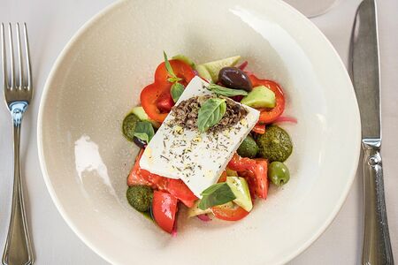 Греческий салат с брынзой