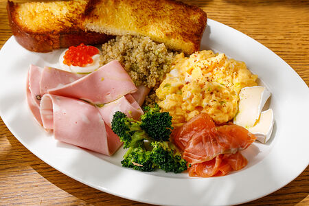 Фирменный завтрак Avocado Queen