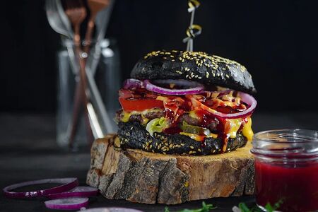 Бургер Брусничный