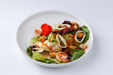 Салат с морепродуктами
