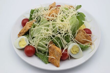 Салат Цезарь с курицей