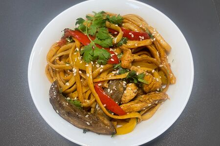 Удон с курицей