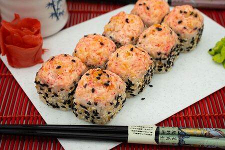 Запеченный ролл с креветкой