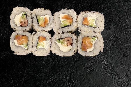 Рол с лососем