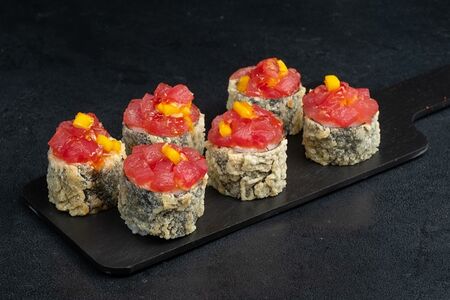 Аяка с тунцом