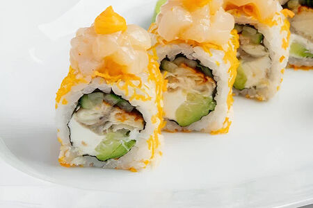 Тартар из гребешка, копченый угорь, хрустящий батат