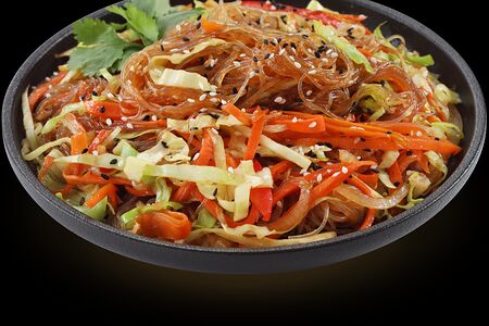 Фунчоза с овощами под устричным соусом