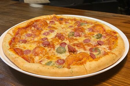 Пицца Охотничья с халапеньо