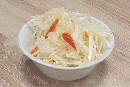Салат из капусты и перца