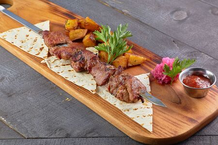 Шашлык из cвинoй шеи