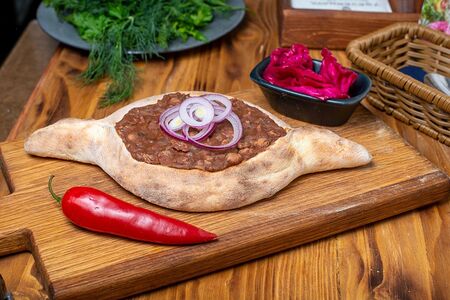 Хачапури по-аджарски с лобио