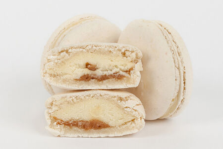 Макарон Солёная карамель