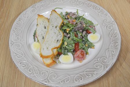 Салат с говяжьим языком