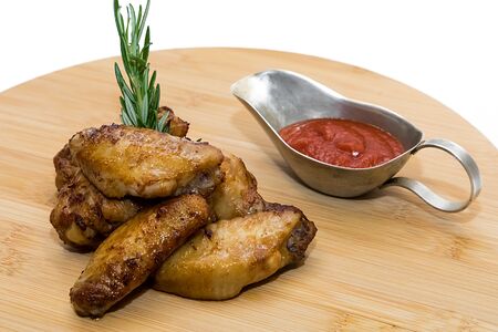 Куриные крылышки BBQ с соусом Айоле