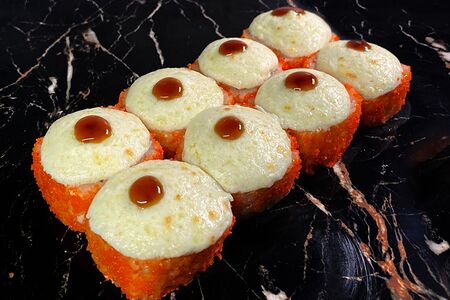 Калифорния с запеченной креветкой