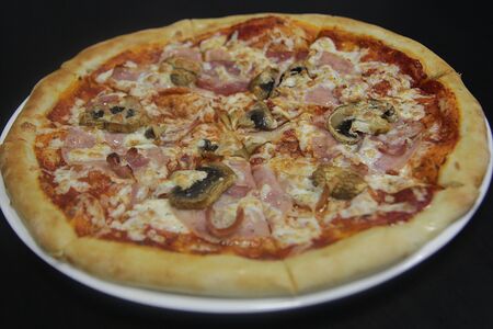 С ветчиной и грибами