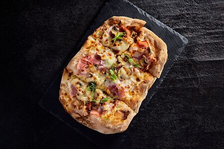 Пицца с тамбовским окороком и грибами