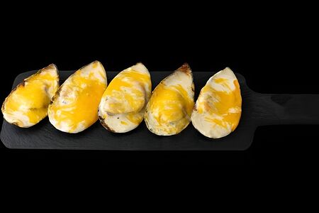 Мидии Запеченые