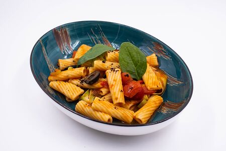 Тортильони, сладкий перец, сельдерей