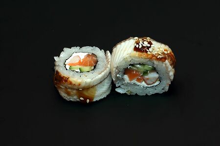 Ролл Эби унаги с лососем