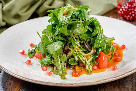 Тёплый салат с телятиной