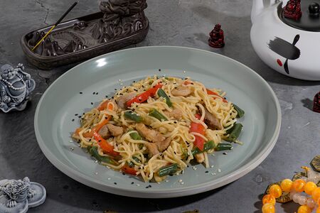 Яичная лапша со свининой