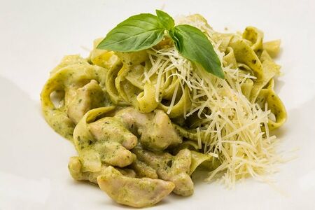 Тальятелле чикен-песто