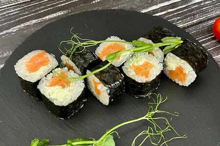 Роллы Маки с лососем
