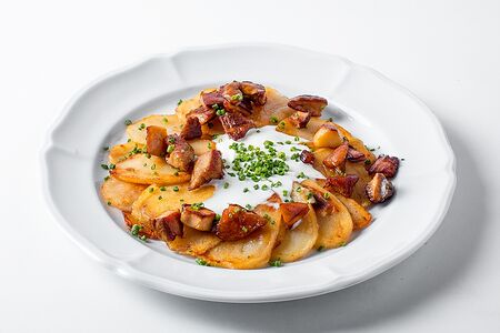 Картофель жареный с белыми грибами