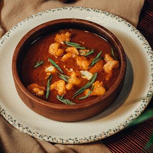 Чахохбили из креветок с сыром Дорблю