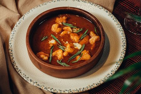 Чахохбили из креветок с сыром Дорблю