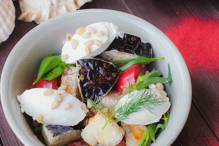 Салат с хрустящим баклажаном