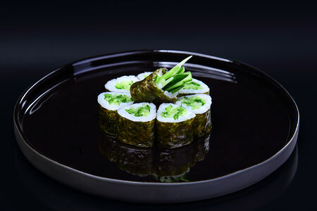 Ролл с огурцом