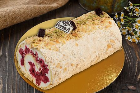 Малиновый рулет-торт замороженный